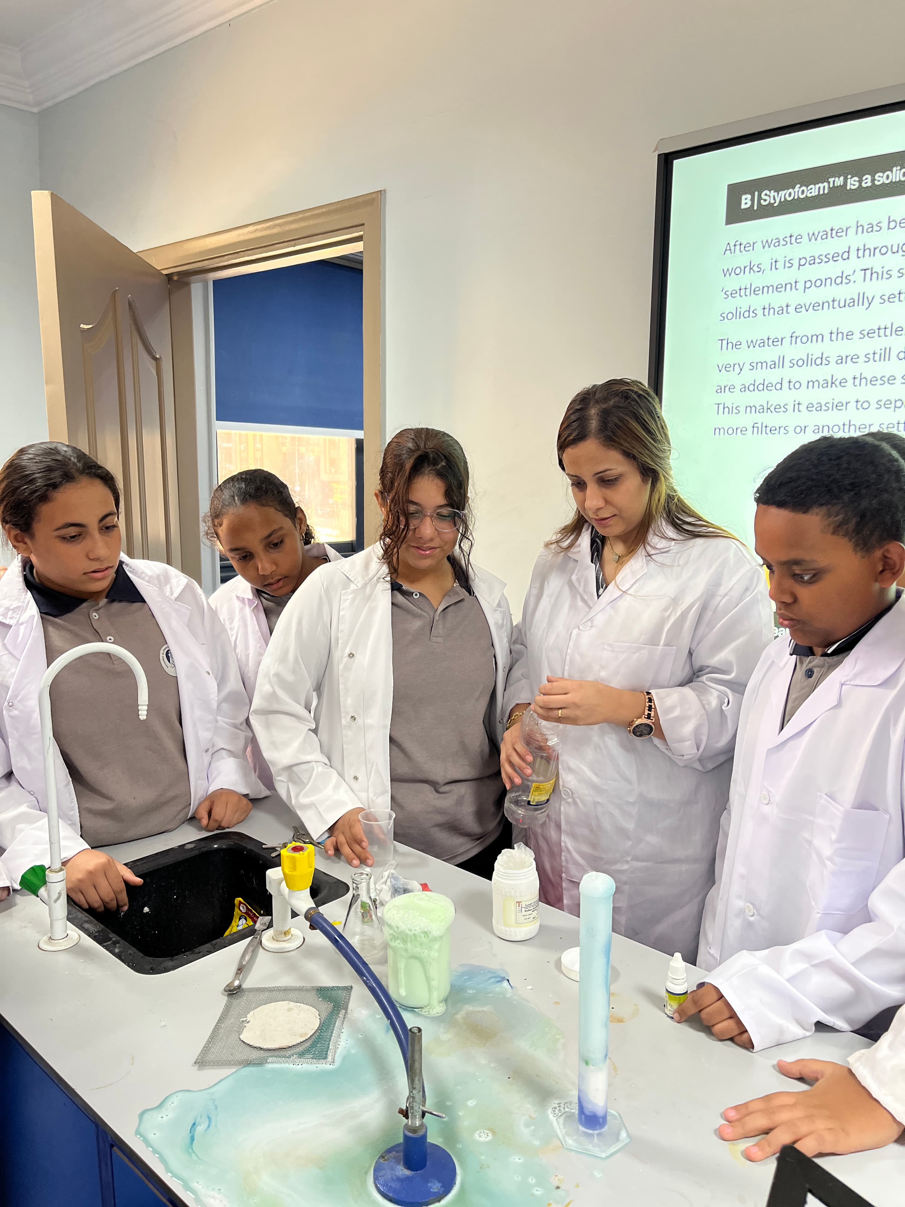 MEIS students in a science practical